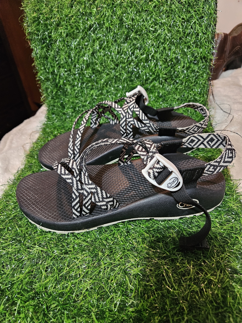 Chaco Women’s Black & White Patterned Strappy Sandals size 10